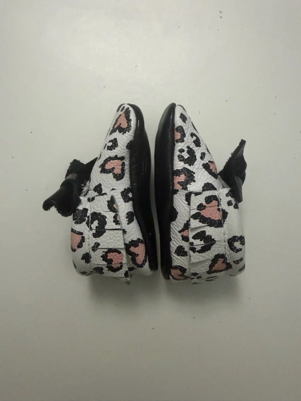 Bare Soles Moccasins Leather Soft Bow Hearts Cow Print Pink Black White Size 1
